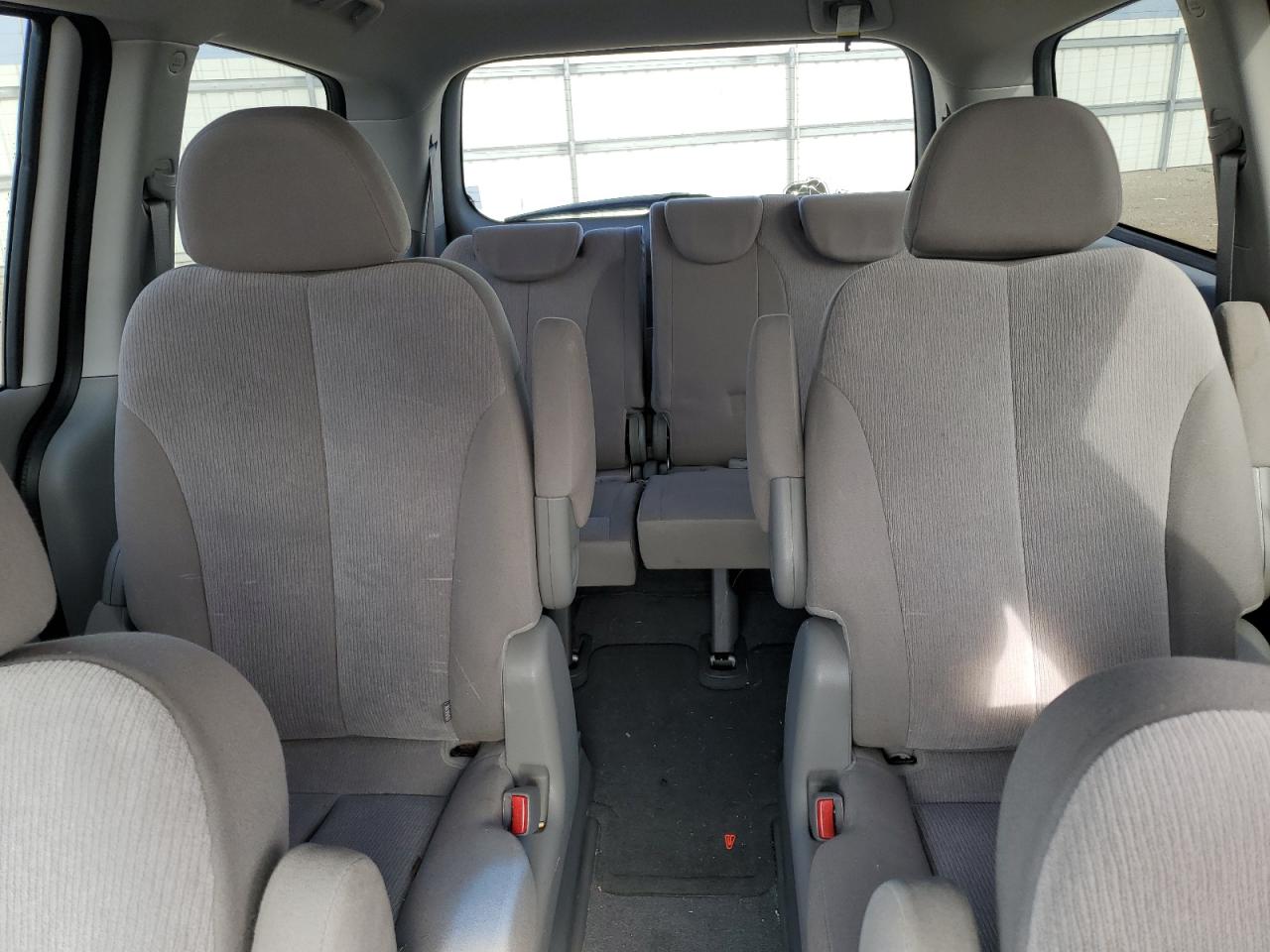 2011 Kia Sedona Lx VIN: KNDMG4C75B6384189 Lot: 56845275