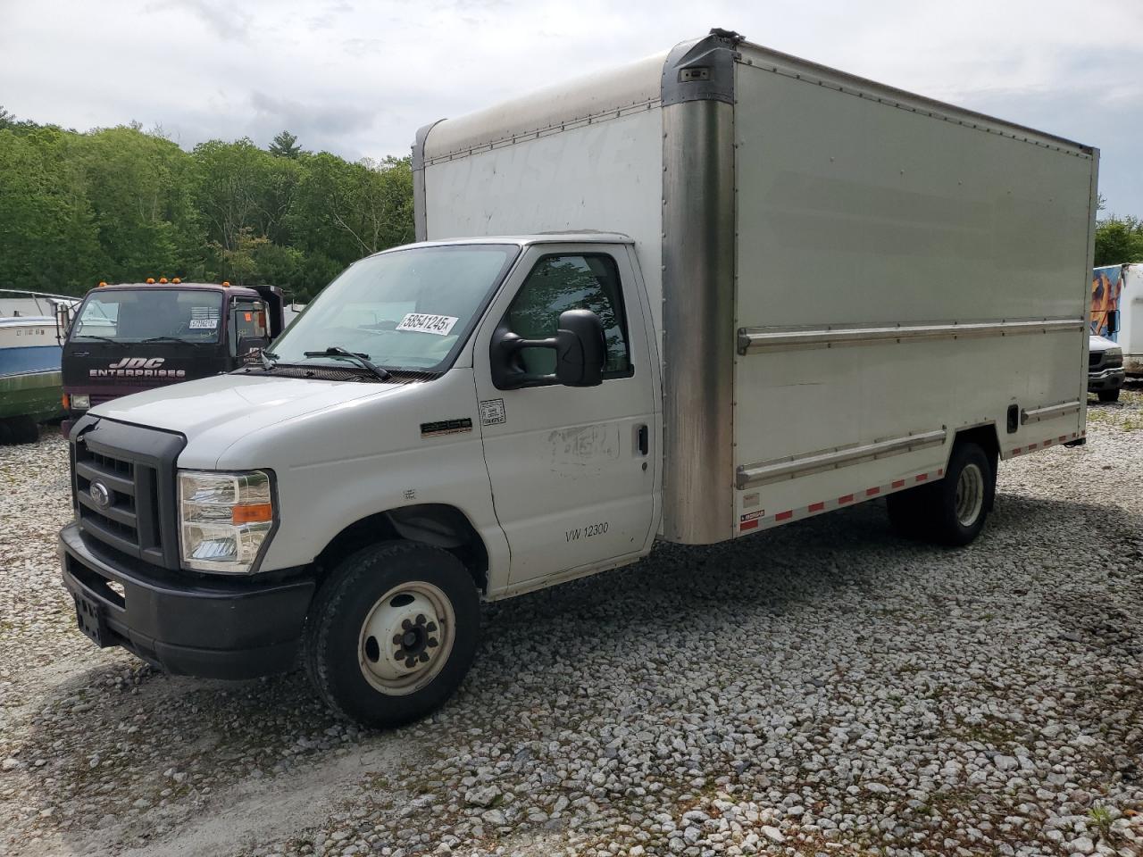 2019 Ford Econoline E350 Super Duty Cutaway Van продається в West Warren, MA - Front End