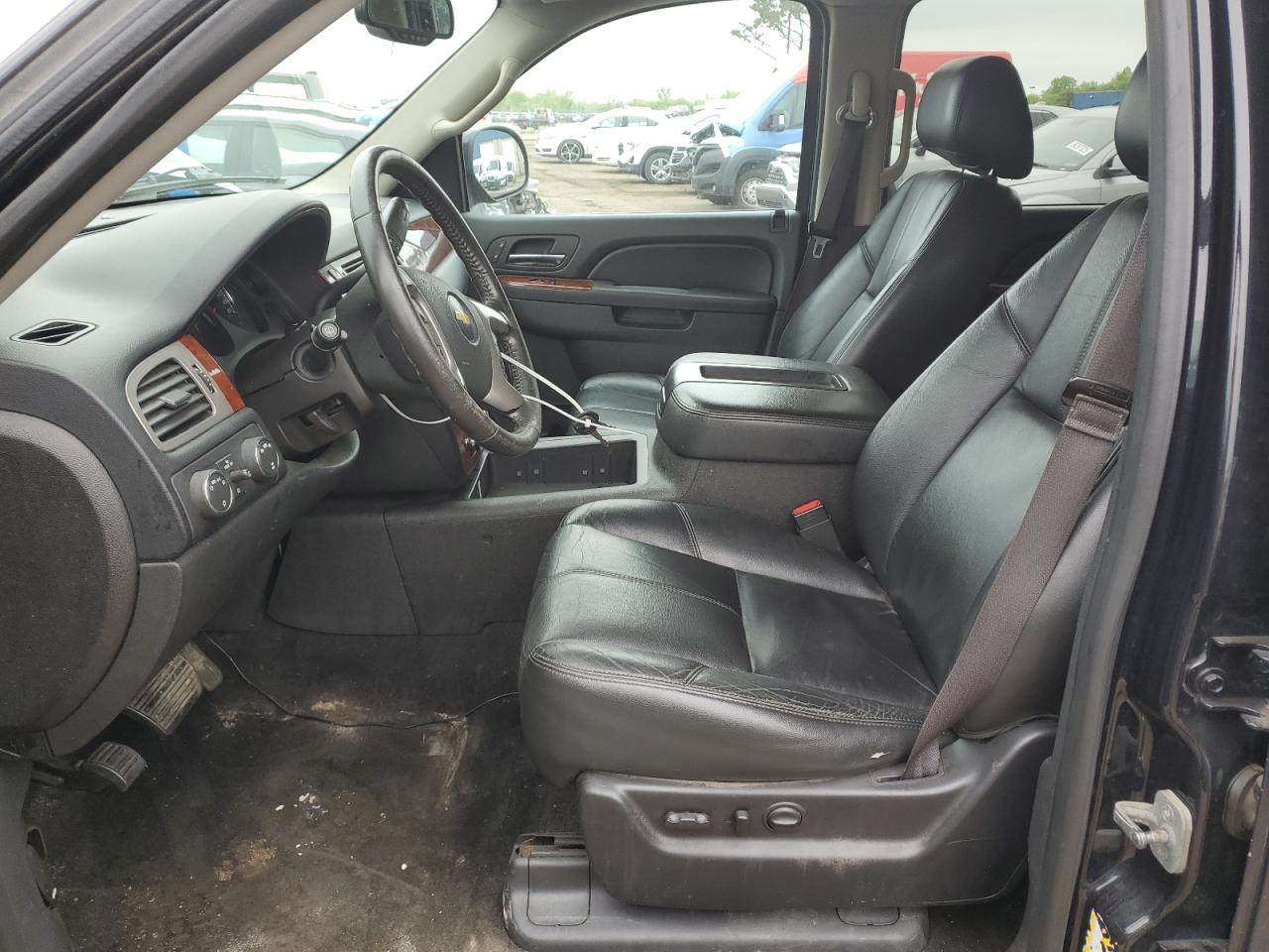 2013 Chevrolet Suburban K1500 Lt VIN: 1GNSKJE7XDR240499 Lot: 56840915