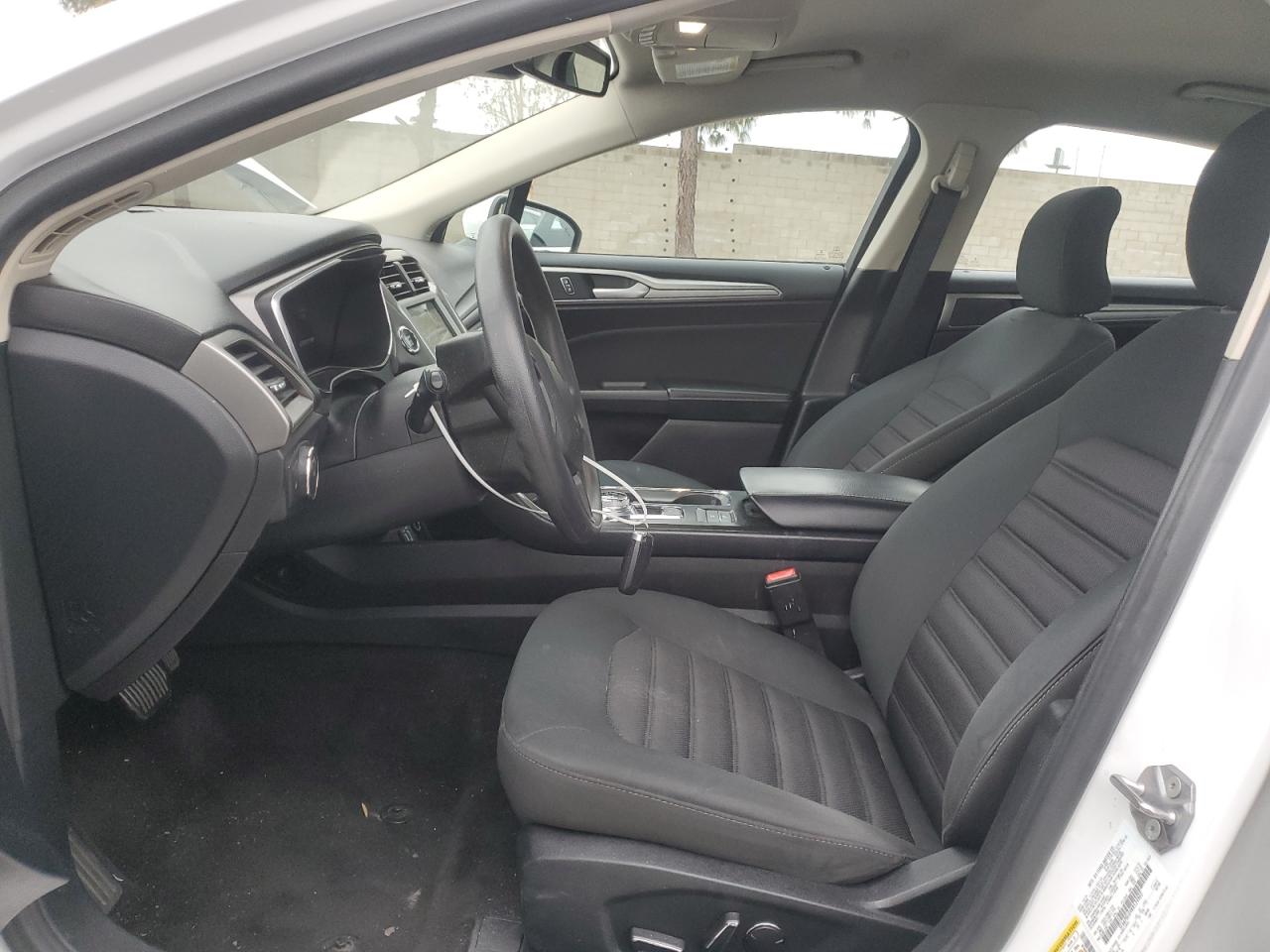 2019 Ford Fusion Se VIN: 3FA6P0LU4KR124902 Lot: 54042635