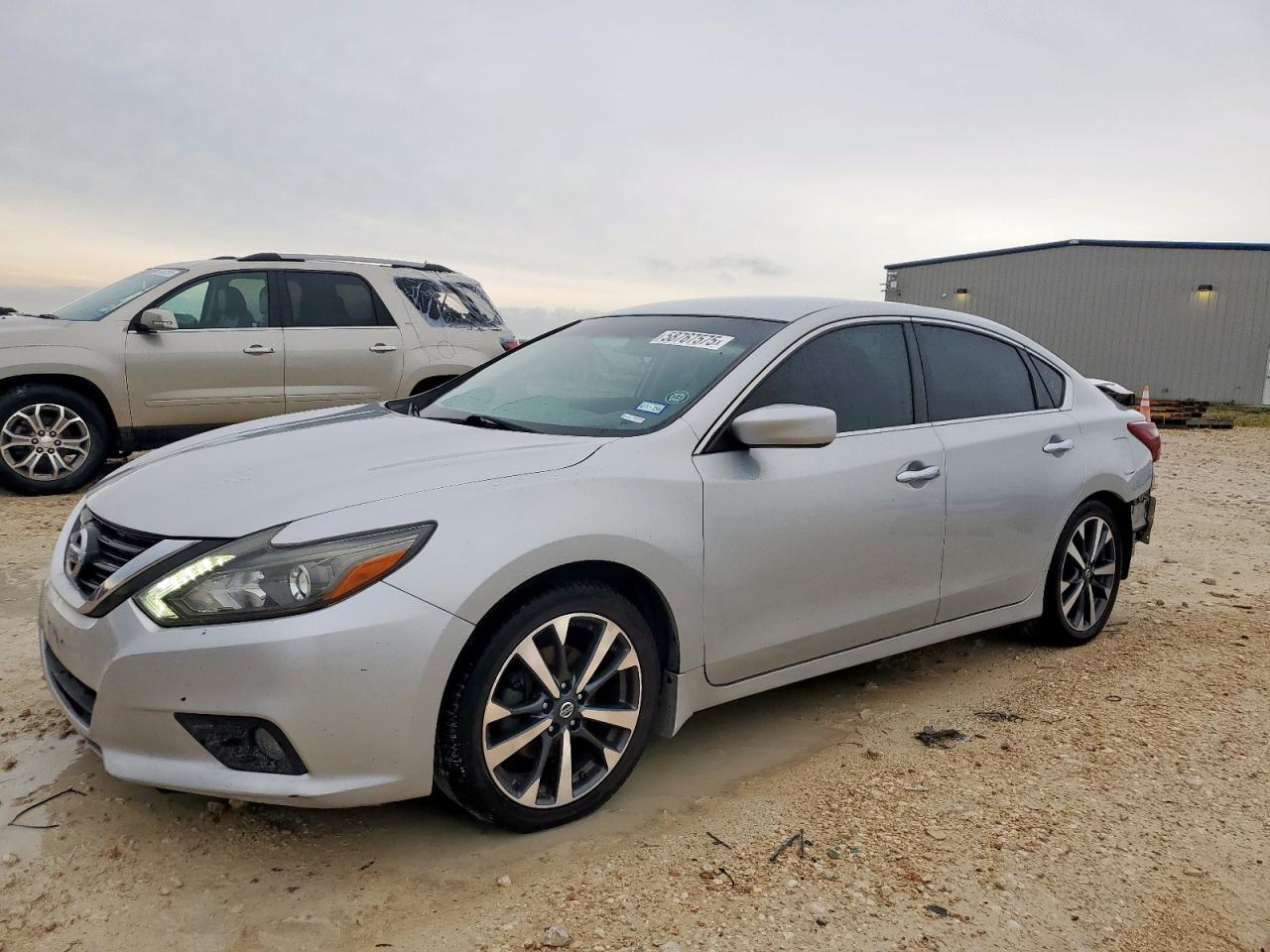 2017 Nissan Altima 2.5 продається в Taylor, TX - Rear End