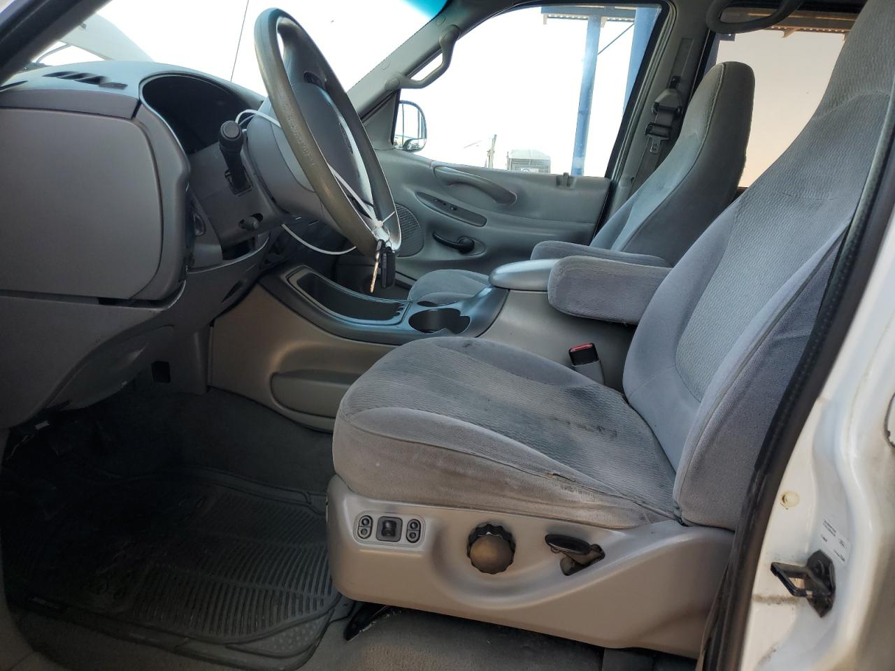 1997 Ford Expedition VIN: 1FMFU18L6VLA18085 Lot: 56560405