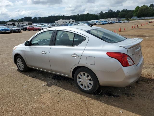 Sedans NISSAN VERSA 2013 Srebrny
