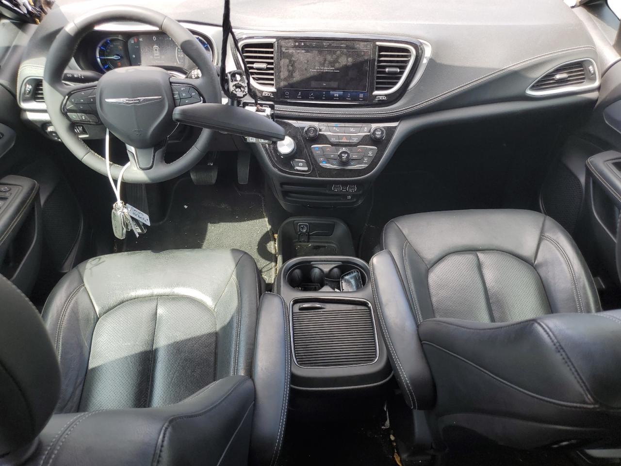 2022 Chrysler Pacifica Hybrid Touring L VIN: 2C4RC1L71NR130640 Lot: 56161835