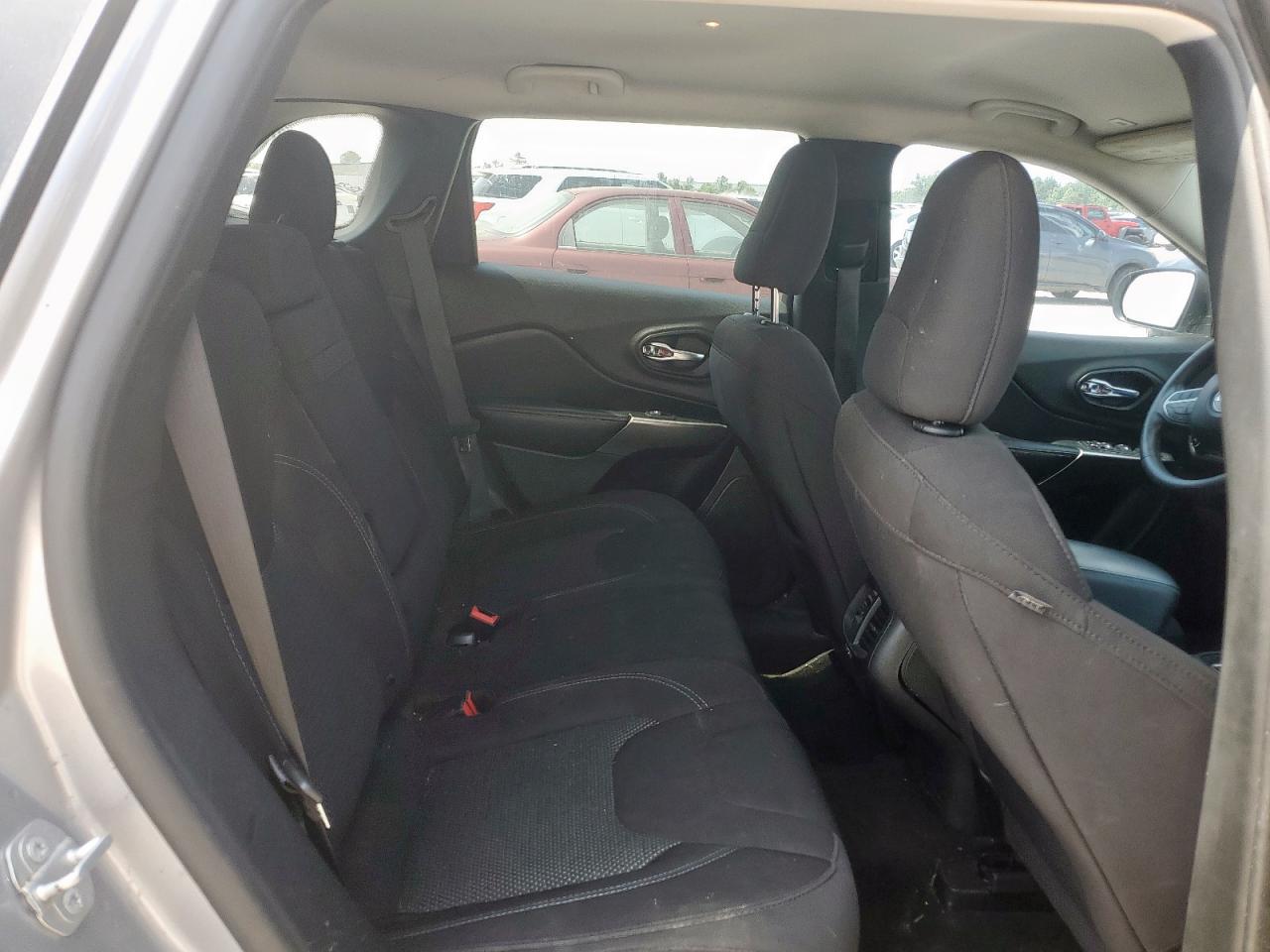 Image 11 of 2019 Jeep Grand Cherokee salvage vehicle - Lot #58076815 at Copart