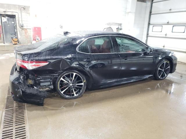  TOYOTA CAMRY 2018 Czarny