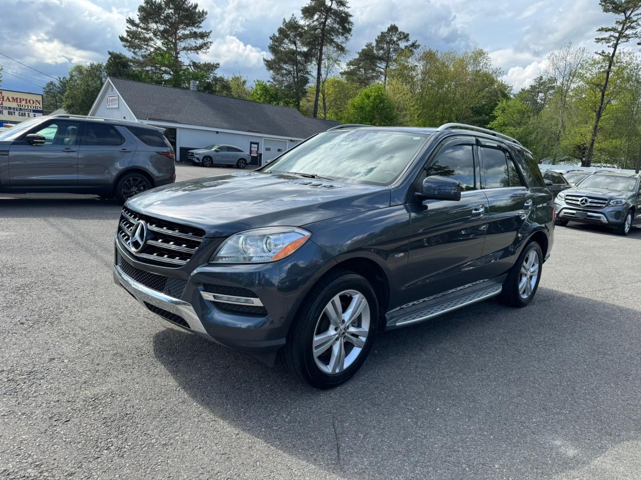 2012 Mercedes-Benz Ml 350 Bluetec for Sale in North Billerica, MA - Minor Dent/Scratches