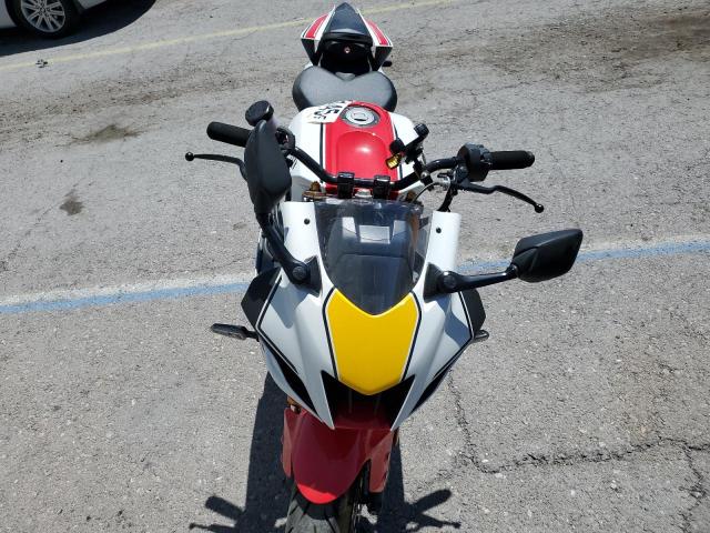 2022 YAMAHA YZFR7   