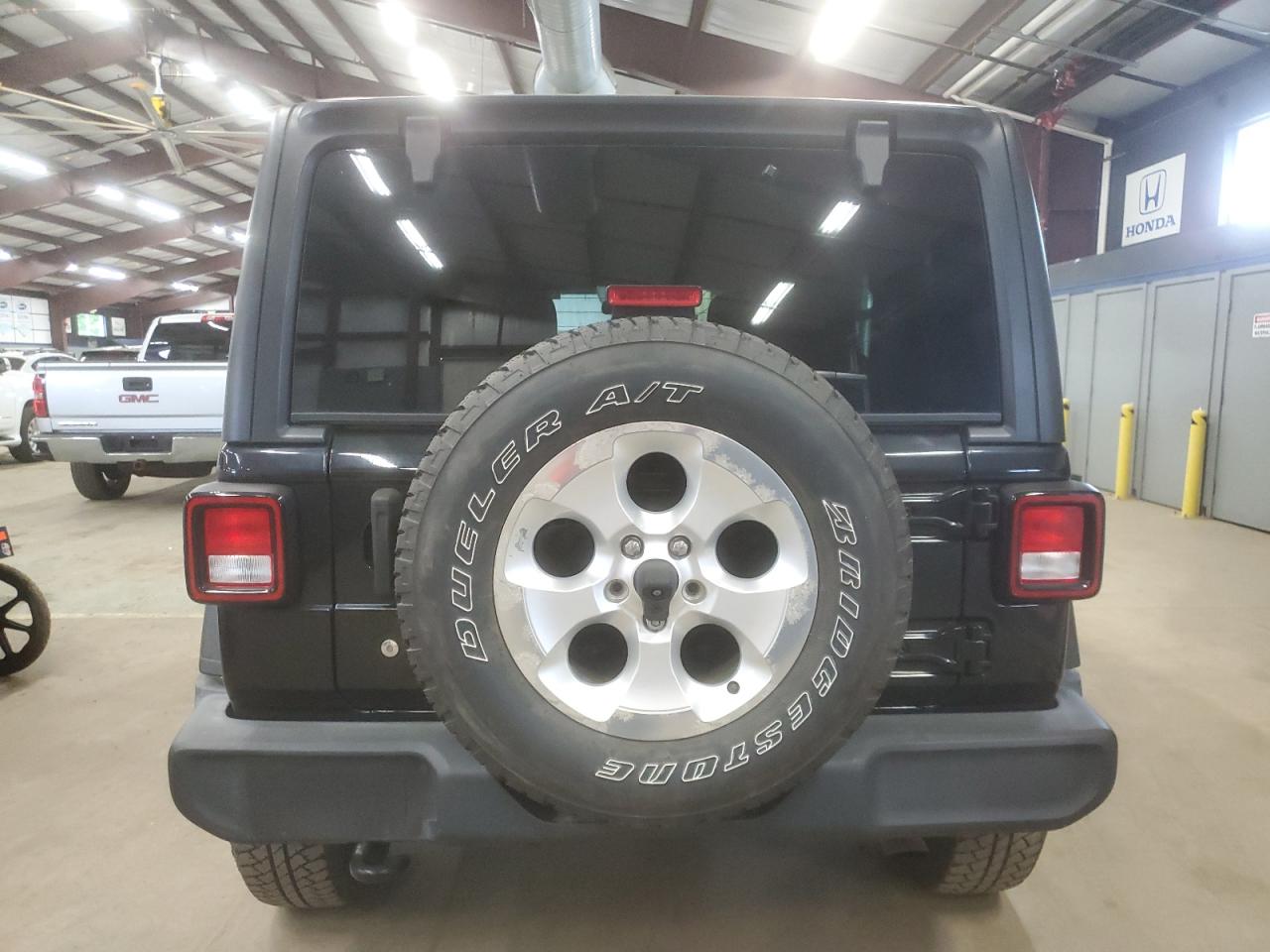 2018 Jeep Wrangler Unlimited Sport VIN: 1C4HJXDG5JW127051 Lot: 57148155
