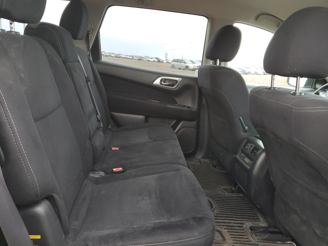 2015 Nissan Pathfinder S VIN: 5N1AR2MM1FC670789 Lot: 56910425