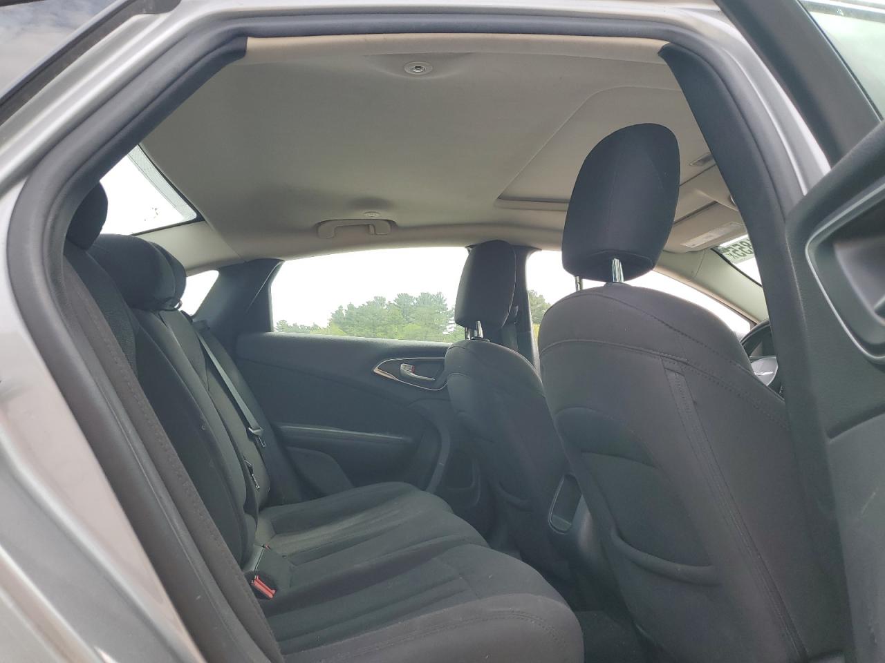 2015 Chrysler 200 Limited VIN: 1C3CCCABXFN718466 Lot: 56471855