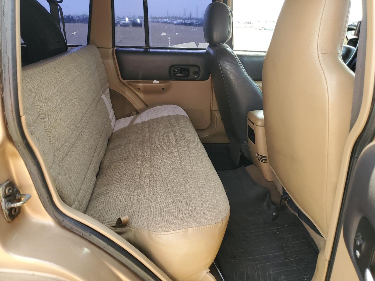 2000 Jeep Cherokee Classic VIN: 1J4FF58S7YL134763 Lot: 55957205