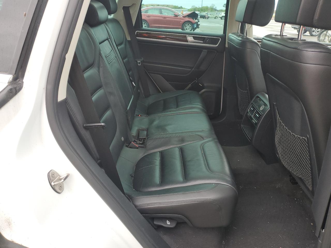 2015 Volkswagen Touareg V6 VIN: WVGEF9BP5FD004707 Lot: 57105155