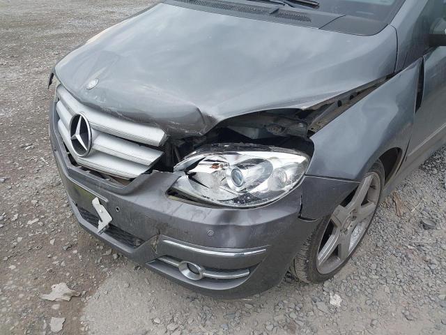 2011 MERCEDES BENZ B200 SPORT