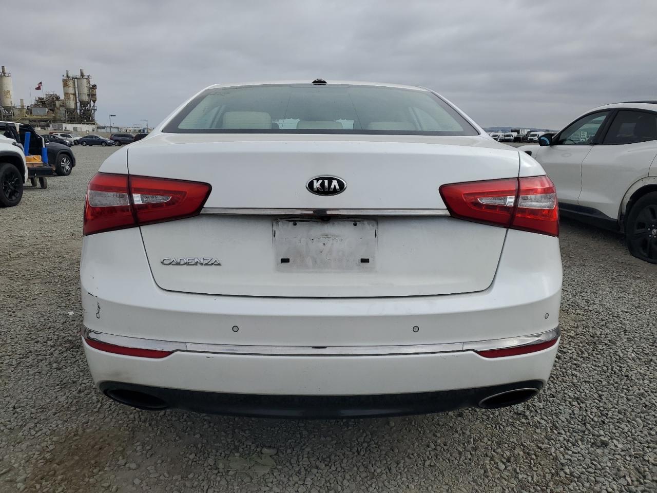 2022 Kia Cadenza Premium VIN: KNALN4D71F5174214 Lot: 55498035