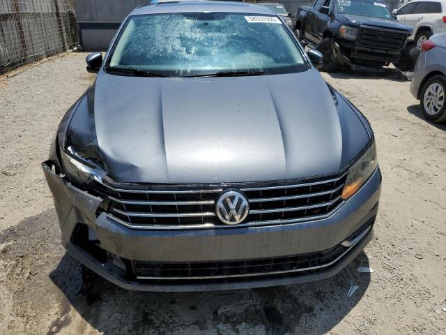  VOLKSWAGEN PASSAT 2018 Szary