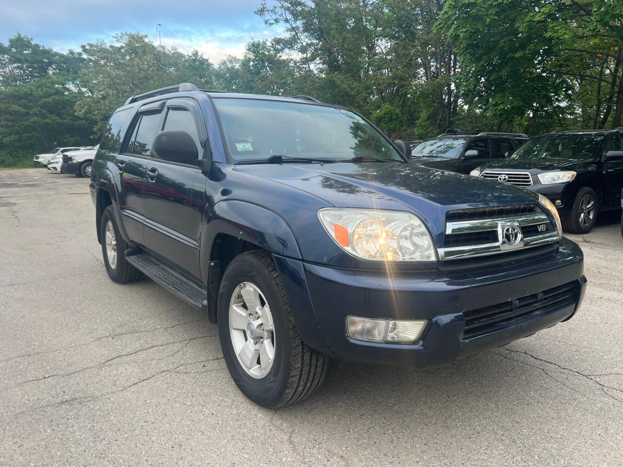 2005 Toyota 4Runner Sr5 for Sale in North Billerica, MA - Minor Dent/Scratches