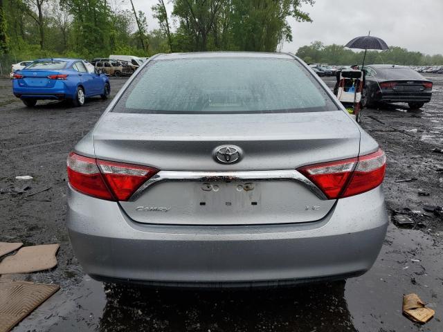  TOYOTA CAMRY 2015 Srebrny