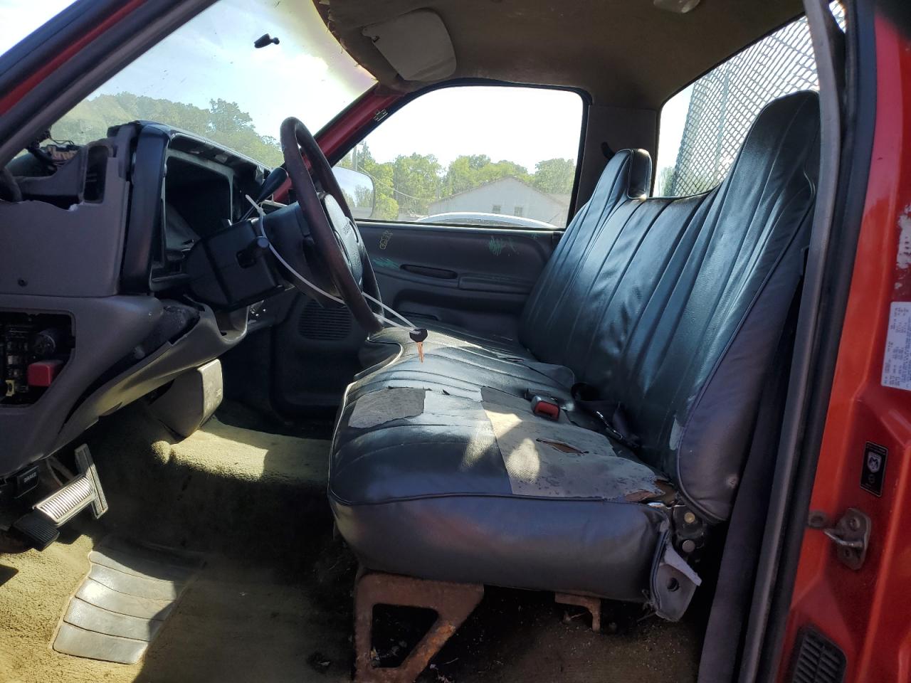 1996 Dodge Ram 1500 VIN: 1B7HC16X9TS639393 Lot: 57412695