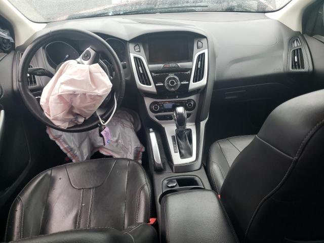 Sedans FORD FOCUS 2013 Czerwony