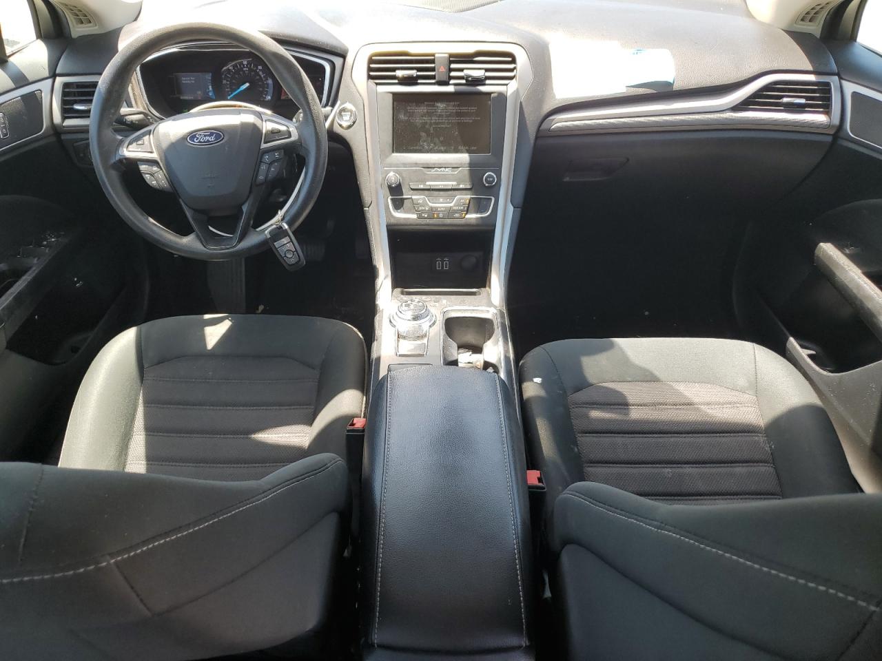 2019 Ford Fusion Se VIN: 3FA6P0LU5KR285131 Lot: 54032695