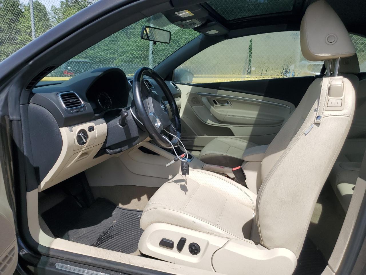 2015 Volkswagen Eos Komfort VIN: WVWBW8AH2FV003925 Lot: 57277995