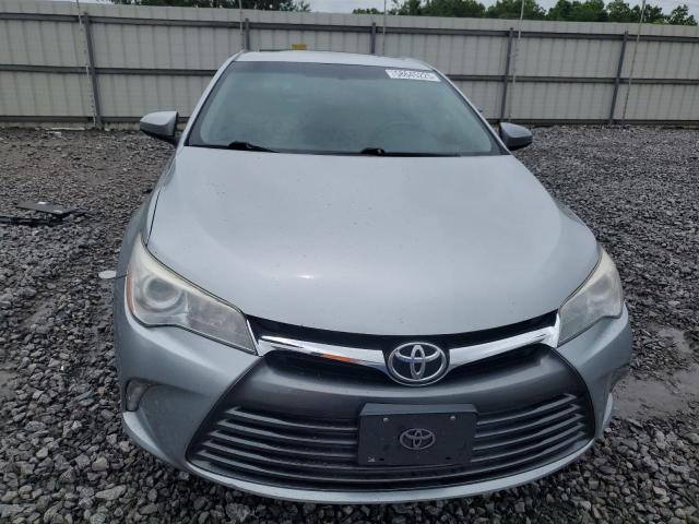  TOYOTA CAMRY 2017 Серебристый