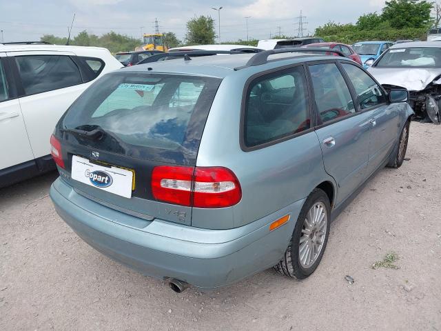 2004 VOLVO V40 SE