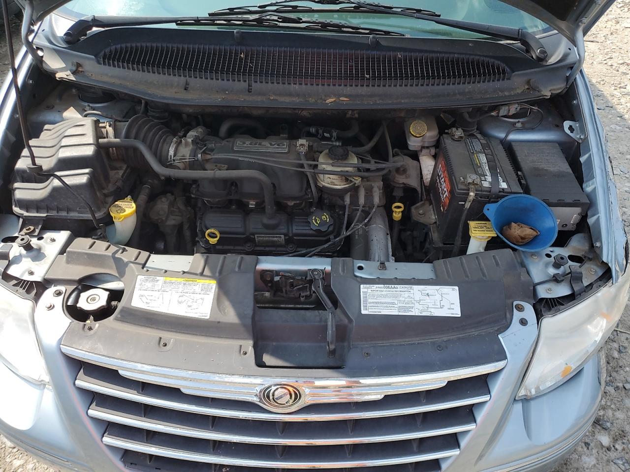 2005 Chrysler Town & Country Touring VIN: 2C4GP54L65R185115 Lot: 58729355