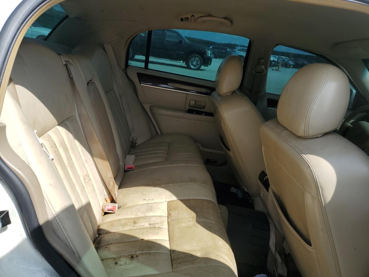 2006 Lincoln Town Car Signature VIN: 1LNHM81W26Y600713 Lot: 56341385