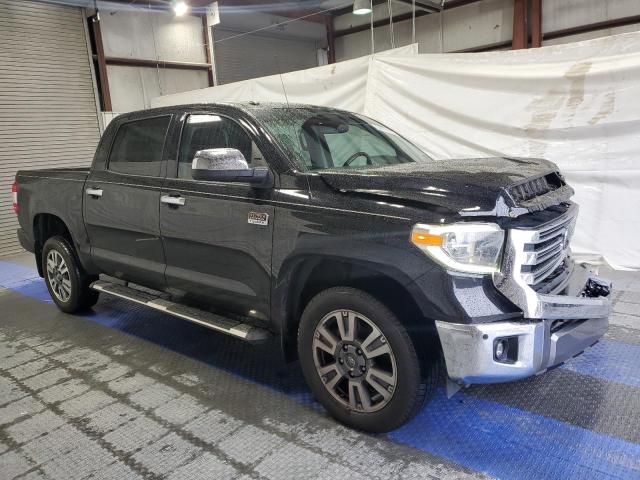  TOYOTA TUNDRA 2018 Черный