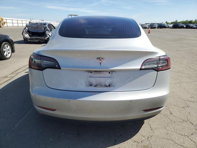  TESLA MODEL 3 2018 Серебристый