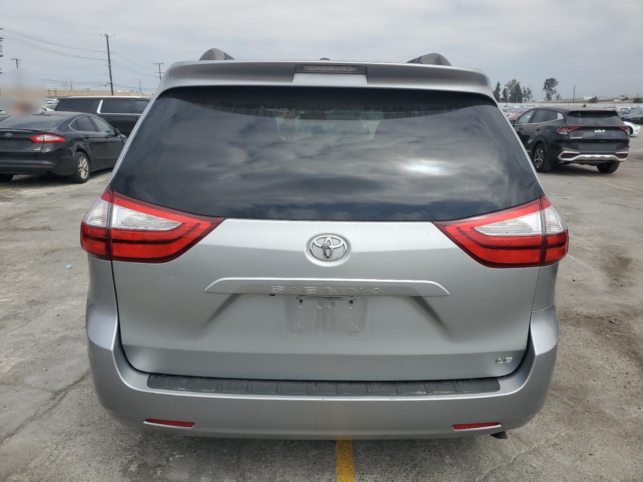 2015 Toyota Sienna Le VIN: 5TDKK3DC8FS676940 Lot: 56007555