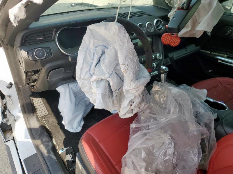  FORD MUSTANG 2019 Белый