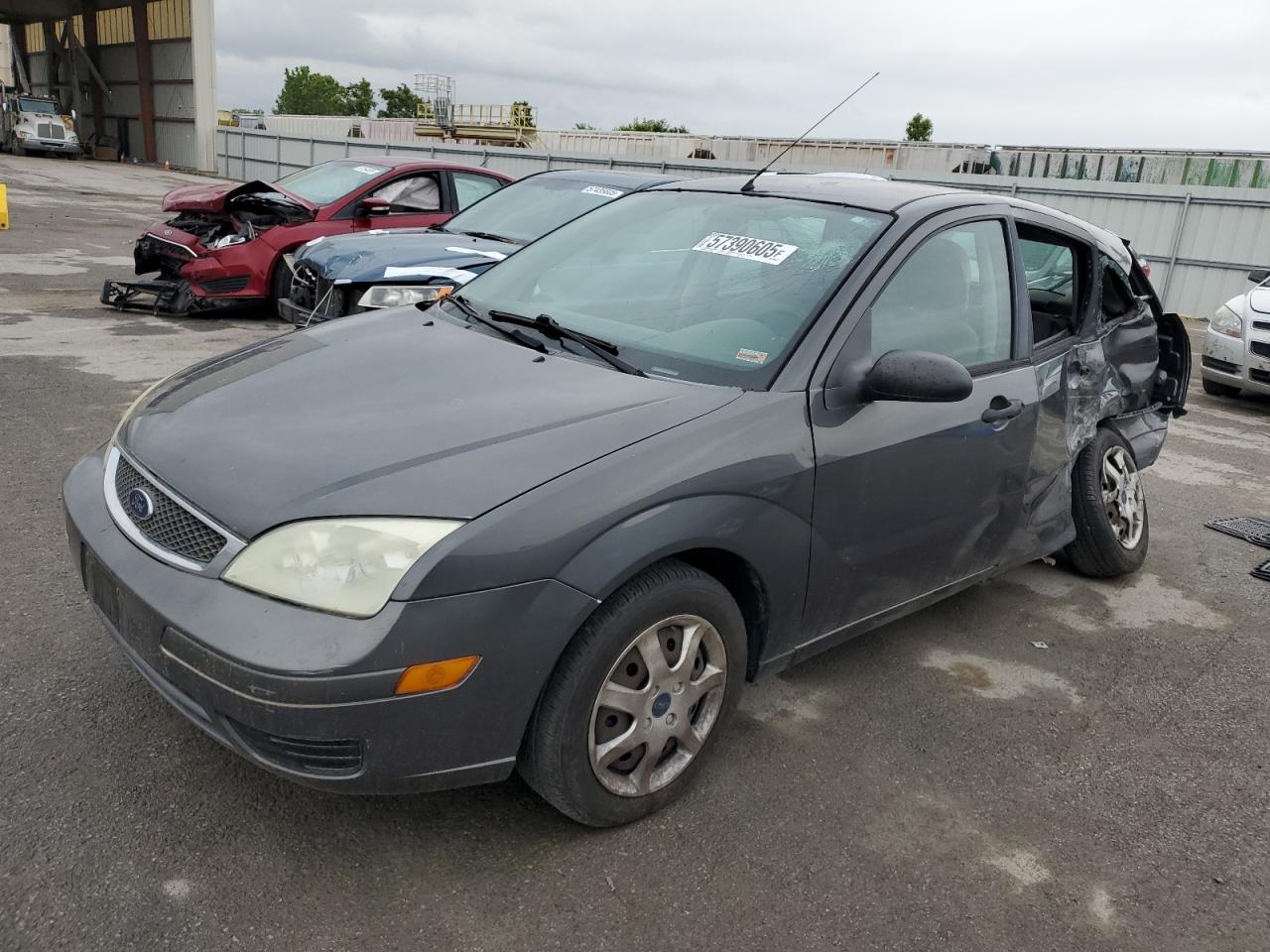 2005 Ford Focus Zx5 for Sale in Kansas City, KS - All Over