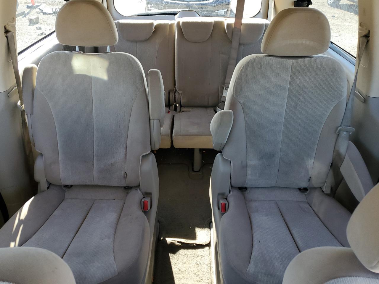 2011 Kia Sedona Lx VIN: KNDMG4C76B6379213 Lot: 58155725