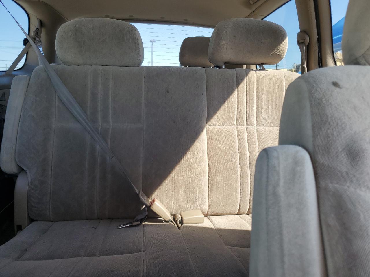 1998 Toyota Sienna Le VIN: 4T3ZF13CXWU030516 Lot: 56433035