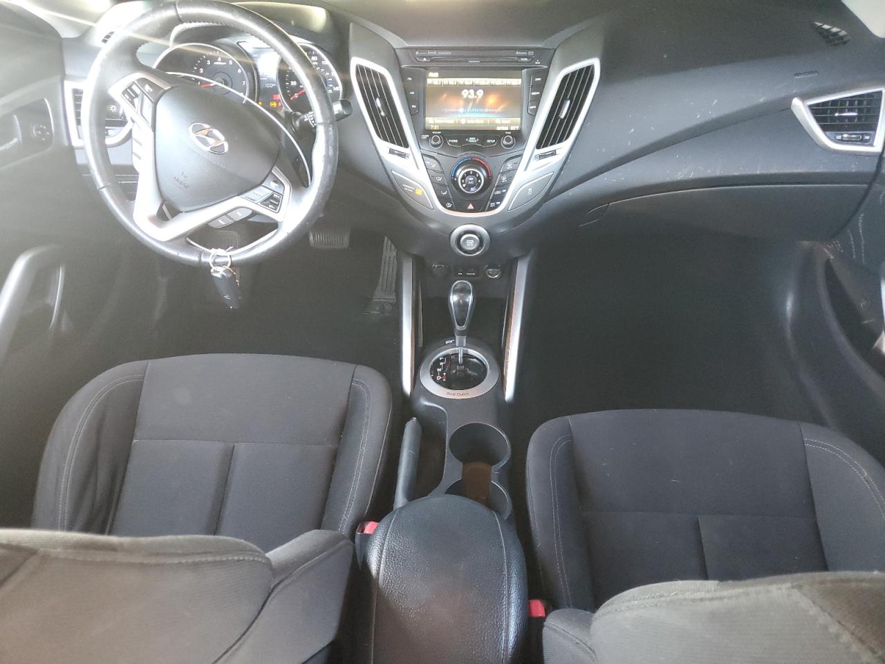 2013 Hyundai Veloster VIN: KMHTC6AD4DU127949 Lot: 56993075