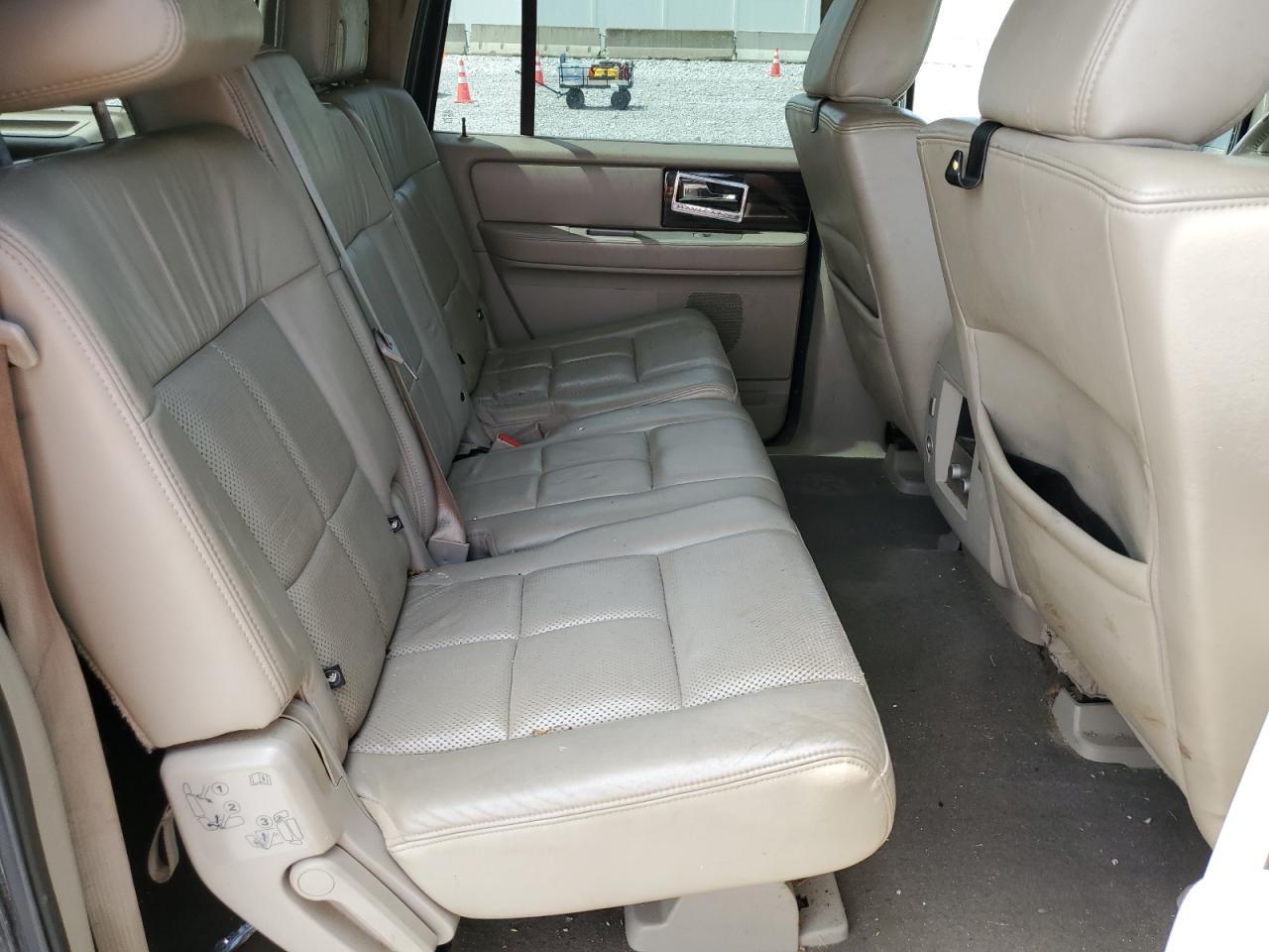 2010 Lincoln Navigator L VIN: 5LMJJ3J59AEJ06702 Lot: 55822245