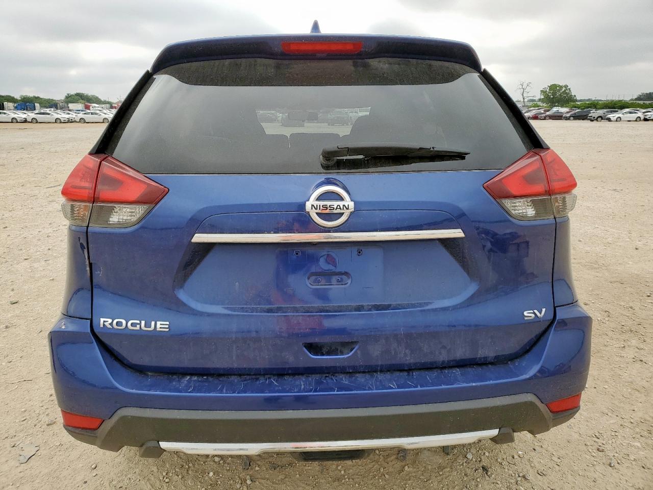 2017 Nissan Rogue S VIN: JN8AT2MT3HW130721 Lot: 56917485