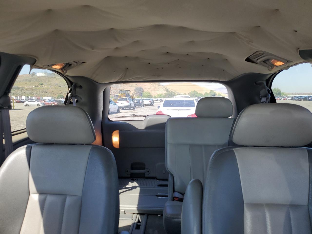 2004 Chrysler Town & Country Touring VIN: 2C4GP54L74R521188 Lot: 56056835