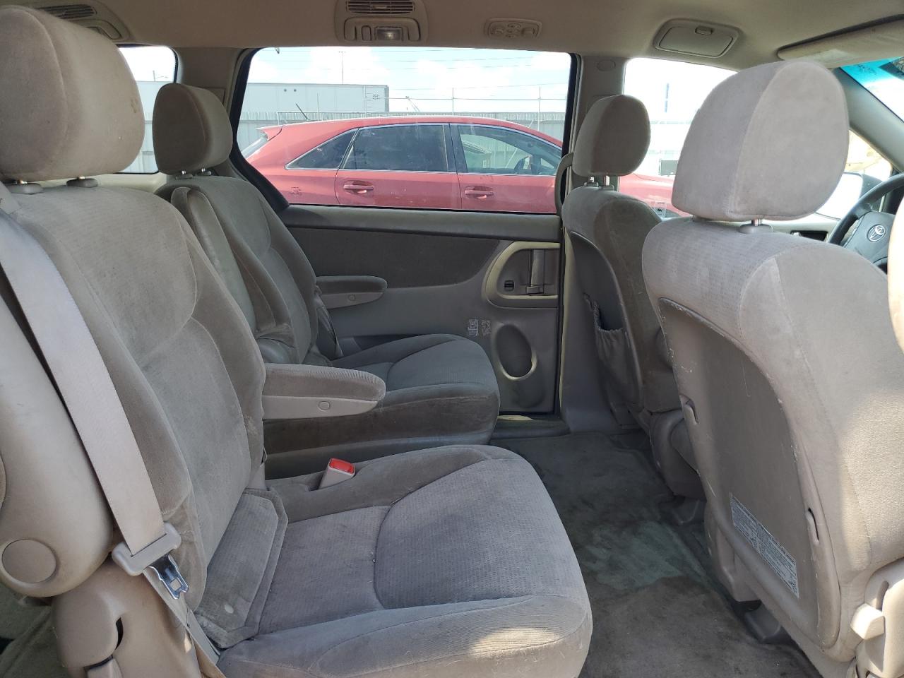 2004 Toyota Sienna Ce VIN: 5TDZA23C04S220179 Lot: 56070095
