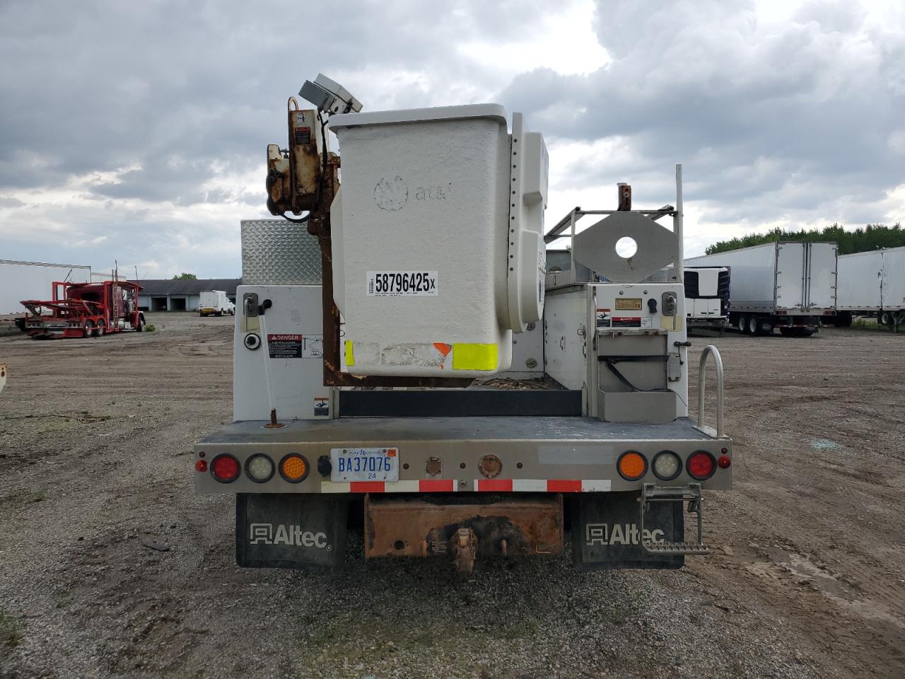 2015 Ford F450 Super Duty VIN: 1FDUF4HY9FEA17257 Lot: 58796425