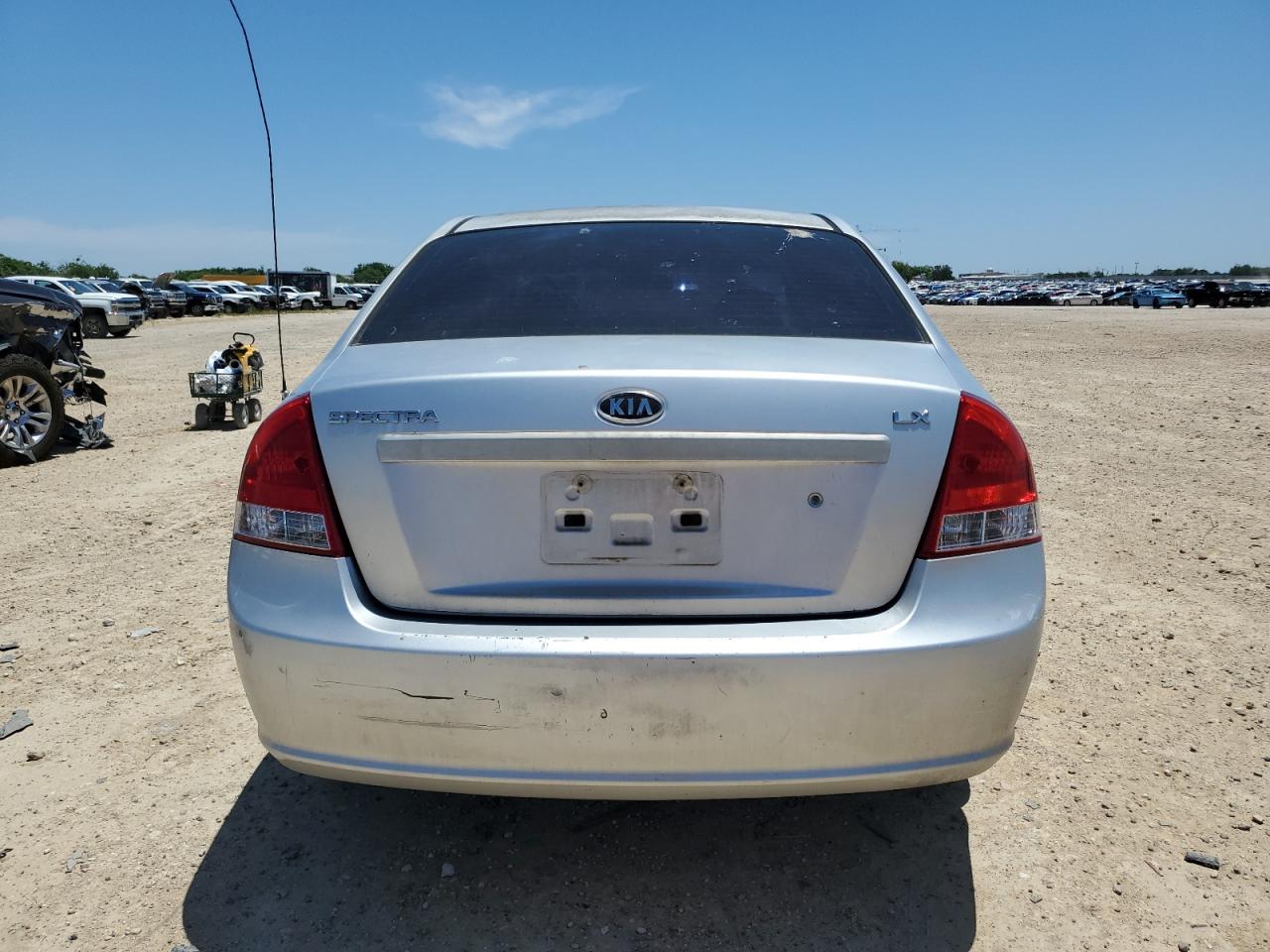 2005 Kia Spectra Ex VIN: KNAFE221895603434 Lot: 56798675
