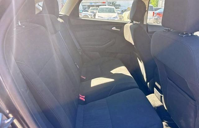 Hatchbacks FORD FOCUS 2016 Szary