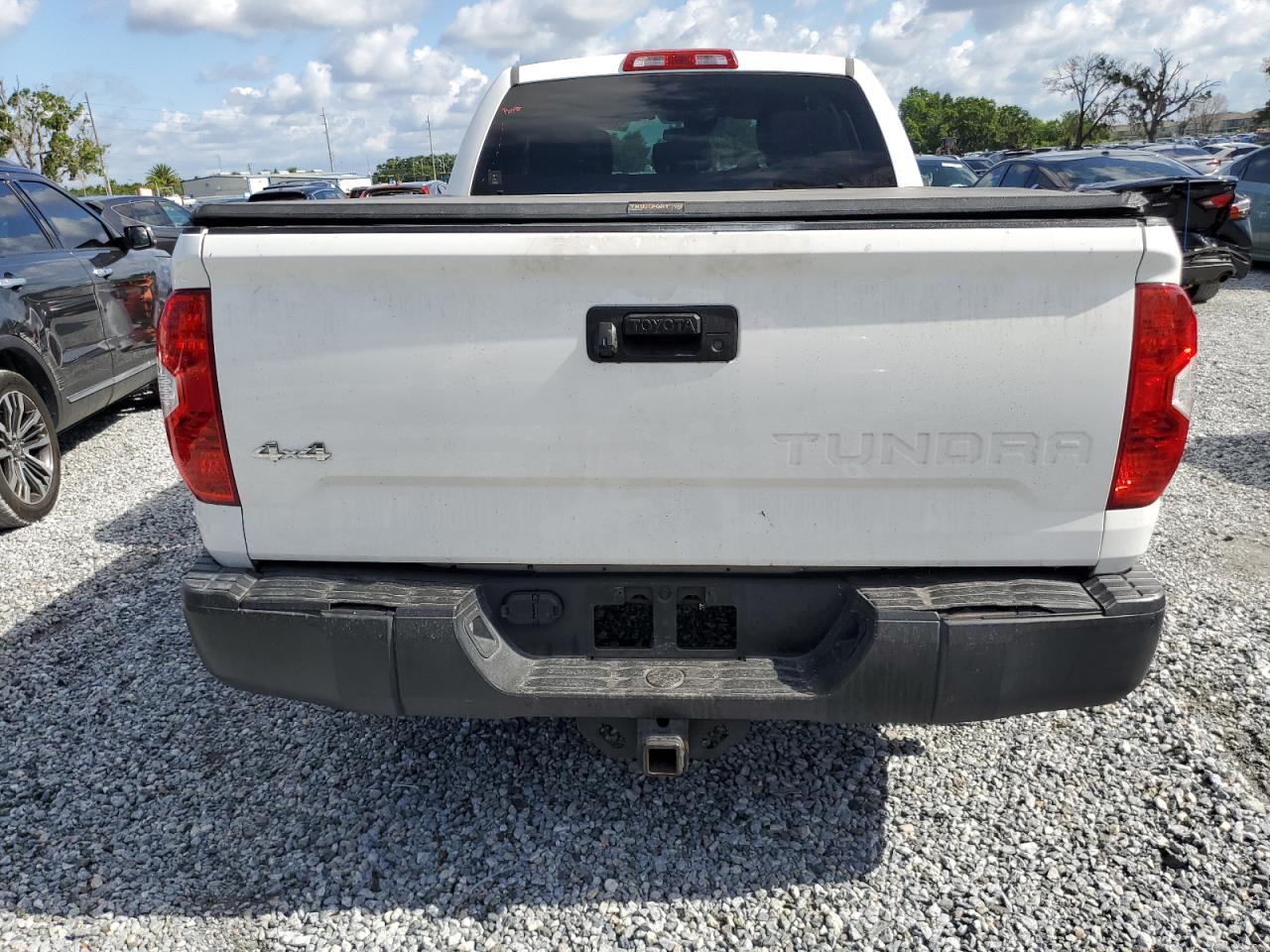 2018 Toyota Tundra Double Cab Sr VIN: 5TFUW5F15JX711909 Lot: 56598295