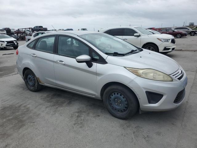 Sedans FORD FIESTA 2012 Srebrny