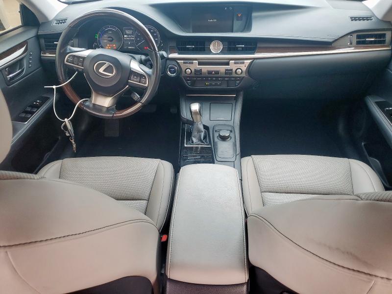  LEXUS ES300 2016 White