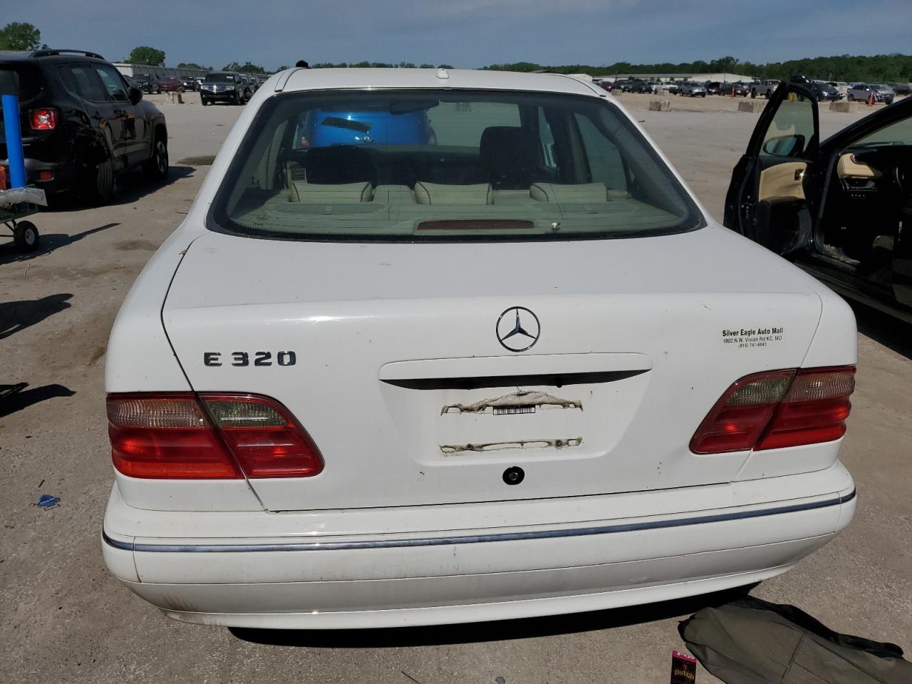 2000 Mercedes-Benz E 320 VIN: WDBJF65JXYB094507 Lot: 56929685