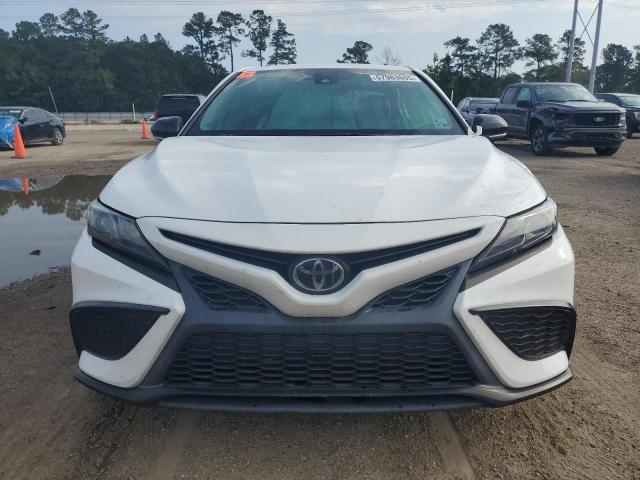  TOYOTA CAMRY 2022 Белы